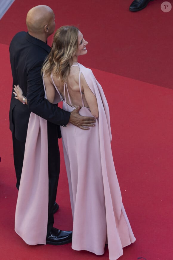 Mais cette année, le couple habituellement très discret s'est montré très tactile.
Montée des marches du film Emilia Perez lors du 77ᵉ Festival International du Film de Cannes. Le 18 mai 2024 © Olivier Borde / Bestimage