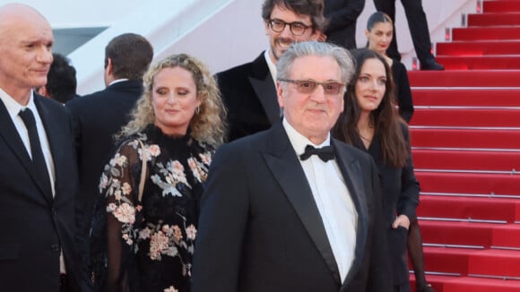 Daniel Auteuil entouré de ses filles à Cannes, il évite de peu son ex Emmanuel Béart