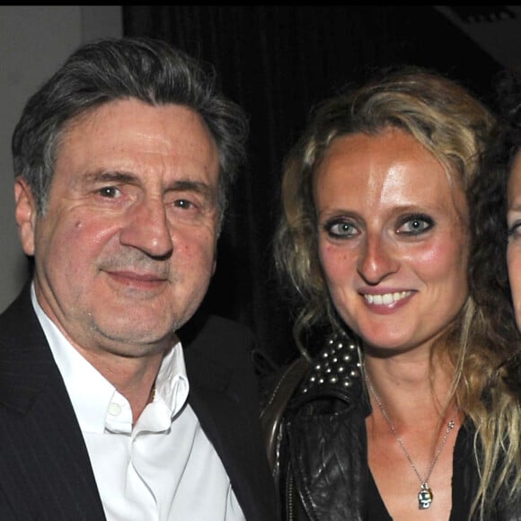 Daniel Auteuil, Anne Jousset et leur fille Aurore. Soirée après l'avant-première du film "La fille du Puisatier" au restaurant Flora Danica.