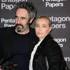 L'actrice était très chic.
Emmanuelle Béart et son compagnon Frédéric Chaudier - Avant-première du film "Pentagon Papers" au cinéma l'UGC Normandie à Paris, le 13 janvier 2018. © Borde-Coadic/Bestimage