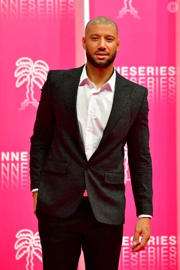 Xavier Delarue au photocall de la seconde soirée du festival Canneseries saison 3 au Palais des Festivals à Cannes, le 10 octobre 2020. Canneseries se déroule du 9 au 14 octobre avec des mesures sanitaires importantes dues au COVID-19. © Bruno Bebert / Bestimage