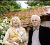Un héritage que toute sa famille s'accorde à gérer sereinement
Archives - Exclusif - Charles Aznavour dans sa maison aux Yvelines avec sa femme Ulla