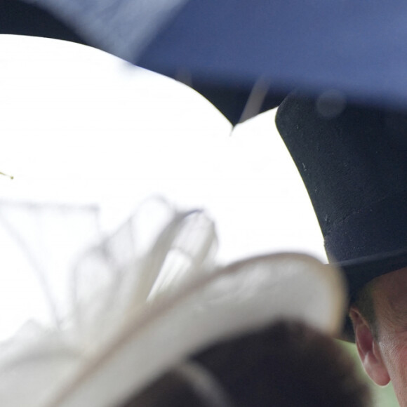 Le prince William, prince de Galles, et les invités lors de la "Garden Party du Souverain" au palais de Buckingham à Londres, le 21 mai 2024. 