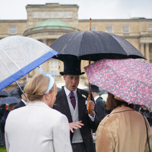 Le prince William, prince de Galles, et les invités lors de la "Garden Party du Souverain" au palais de Buckingham à Londres, le 21 mai 2024. 