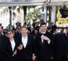 Artus était entouré de toute l'équipe du film phénomène, qui a déjà fait plus de 3 millions d'entrées
Alice Belaidi, Clovis Cornillac, Marc Riso et l'équipe du film "Un p'tit truc en plus" - Montée des marches du film " Le comte de Monte-Cristo " lors du 77ème Festival International du Film de Cannes, au Palais des Festivals à Cannes. Le 22 mai 2024 © Jacovides-Moreau / Bestimage