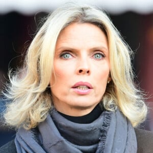 Après avoir été élue Miss France, Sylvie Tellier a pris les commandes de la société.
Sylvie Tellier - Arrivées aux obsèques de Gérard Collomb en la cathédrale Saint-Jean à Lyon. © Romain Doucelin/Bestimage