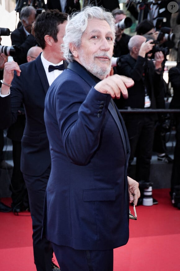 Et l'acteur était particulièrement détendu !
Alain Chabat - Avant-première de "L'Amour Ouf", Tapis Rouge du 77ème Festival de Cannes au Palais des Festivals, le 23 mai 2024. @ David Boyer/ABACAPRESS.COM