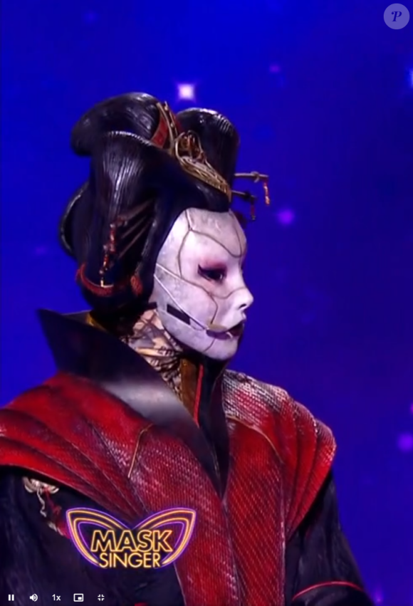 Mais nous aussi, nous pensons avoir deviné qui se cache sous ce très beau costume !
La Geshaimourai, "Mask Singer", TF1.