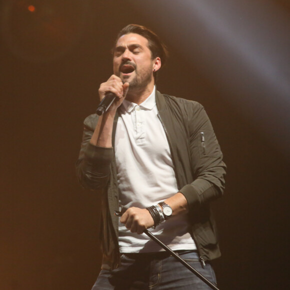 En se fiant aux indices.
Exclusif - Florent Mothe - Concert du groupe The Jokers à l'occasion des 25 ans de l'association ELA à l'Olympia à Paris, le 21 mai 2017. © CVS/Bestimage 