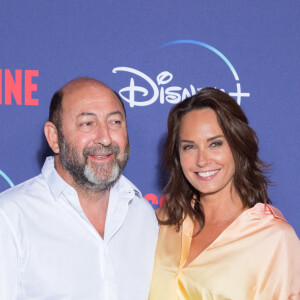 Le tribunal s'est donc déclaré non saisi, et l'audience a été reportée à janvier 2025.

Kad Merad et Julia Vignali assistent à la première de la série Disney+ "Oussekine" au Grand Rex le 9 mai 2022 à Paris. Nasser Berzane/ABACAPRESS.COM