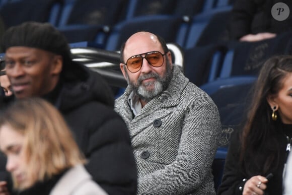 L'acteur et l'animatrice reprochent à l'agence immobilière en charge de la vente de les avoir escroqués.
Kad Merad vu dans les tribunes lors du match de football de Ligue 1 entre le Paris Saint-Germain et le Stade Rennais au stade du Parc des Princes à Paris, le 25 février 2024. Lionel Urman/ABACAPRESS.COM