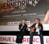 Le couple présente en ce moment son nouveau film
La réalisatrice-actrice Laurence Arné et Dany Boon - Avant-première du film "La Famille Hennedricks" au cinéma CGR Villenave-d'Ornon (Gironde), le 25 mai 2024.