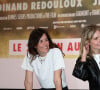Caroline Arné, soeur de Laurence Arné, était également présente
La productrice Caroline Arné soeur de la réalisatrice-actrice Laurence Arné - Avant-première du film "La Famille Hennedricks" au cinéma CGR Villenave-d'Ornon (Gironde), le 25 mai 2024.