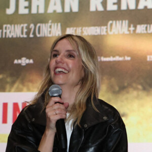 La productrice Caroline Arné, la réalisatrice-actrice Laurence Arné et Dany Boon - Avant-première du film "La Famille Hennedricks" au cinéma CGR Villenave-d'Ornon (Gironde), le 25 mai 2024.