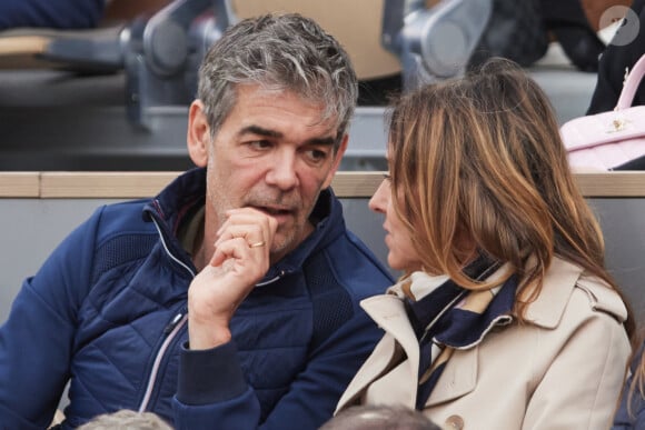 Xavier de Moulins et sa femme Anaïs Bouton - Célébrités dans les tribunes des Internationaux de France de tennis de Roland Garros 2024 à Paris le 26 mai 2024. © Moreau-Jacovides/Bestimage 