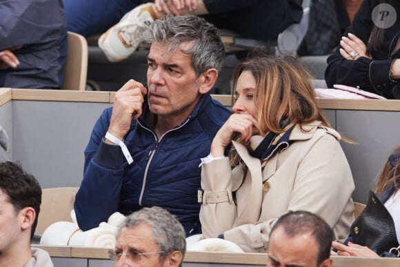 Xavier de Moulins et sa femme Anaïs Bouton - Célébrités dans les tribunes des Internationaux de France de tennis de Roland Garros 2024 à Paris le 26 mai 2024. © Moreau-Jacovides/Bestimage 