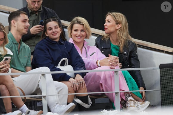 France Pierron - Célébrités dans les tribunes des Internationaux de France de tennis de Roland Garros 2024 à Paris le 26 mai 2024. © Moreau-Jacovides/Bestimage 