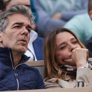 Xavier de Moulins et sa femme Anaïs Bouton - Célébrités dans les tribunes des Internationaux de France de tennis de Roland Garros 2024 à Paris le 26 mai 2024. © Moreau-Jacovides/Bestimage 