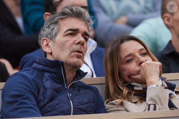 Xavier de Moulins et sa femme Anaïs Bouton - Célébrités dans les tribunes des Internationaux de France de tennis de Roland Garros 2024 à Paris le 26 mai 2024. © Moreau-Jacovides/Bestimage 