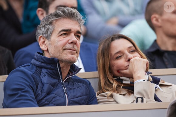 Xavier de Moulins et sa femme Anaïs Bouton - Célébrités dans les tribunes des Internationaux de France de tennis de Roland Garros 2024 à Paris le 26 mai 2024. © Moreau-Jacovides/Bestimage 