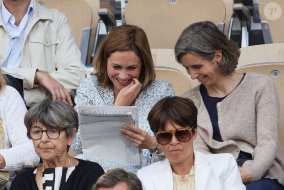 Nathalie Péchalat était aussi présente
Nathalie Péchalat - Célébrités dans les tribunes des Internationaux de France de tennis de Roland Garros 2024 à Paris le 26 mai 2024. © Moreau-Jacovides/Bestimage 