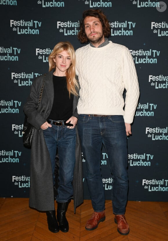 Victoria Monfort et son compagnon Hugo Cremaschi - Conférence de presse du Festival TV de Luchon au Studio Harcourt à Paris. Le 10 janvier 2023 © Coadic Guirec / Bestimage