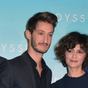 Vincent Heneine (habillé en Fendi), Jérôme Salle (réalisateur), Pierre Niney (habillé en Dior et montre Montblanc), Audrey Tautou, Lambert Wilson et Chloé Hirschman - Avant-première du film "L'Odyssée" au cinéma UGC Normandie à Paris, le 3 octobre 2016. © Giancarlo Gorassini/Bestimage