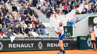 Roland-Garros, le public irrespectueux ? Sifflements, crachats... Un tennisman tire la sonnette d'alarme, "on ne voit ça qu'en France"