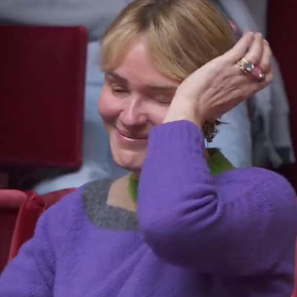 Qui a pris son courage à deux mains et porter plainte contre le réalisateur en février.
Judith Godrèche en larmes devant l'assemblée qui a approuvé la création d'une commission d'enquête sur les "abus et violences" dans le cinéma, l'audiovisuel, le spectacle vivant, la mode et la publicité.