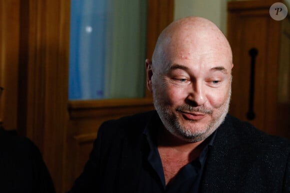 Suspendu de l'antenne après une enquête pour viol, Sébastien Cauet réclame en justice son retour sur NRJ au tribunal de commerce de Paris, France, le 18 mars 2024. © Christiophe Clovis/Bestimage