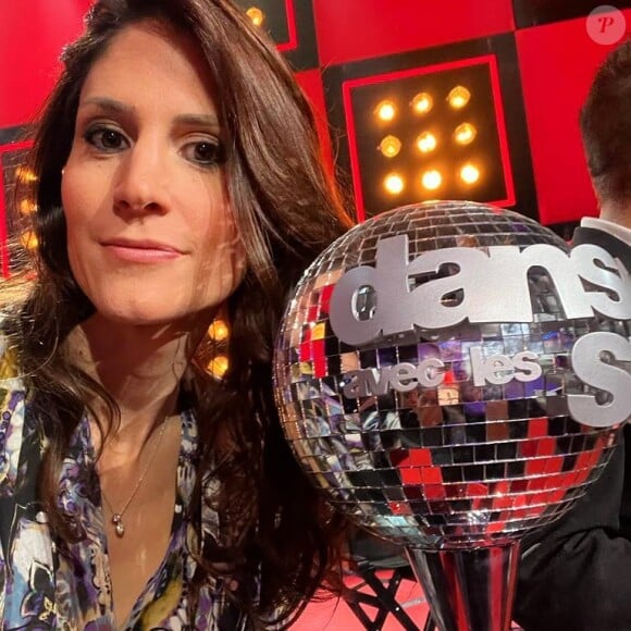 Vanessa Douillet soutenant son mari David Douillet à "Danse avec les stars" en 2022.