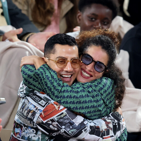 Djanis Bouzyani et Sabrina Ouazani dans les tribunes des Internationaux de France de tennis de Roland Garros 2024 à Paris, France, le 1er juin 2024. © Jacovides-Moreau/Bestimage 