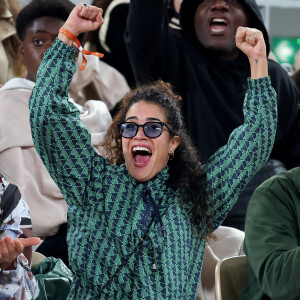 Sabrina Ouazani dans les tribunes des Internationaux de France de tennis de Roland Garros 2024 à Paris, France