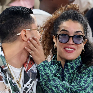 Sabrina Ouazani a été aperçue plus complice que jamais avec l'acteur Djanis Bouzyani dans les tribunes de Roland-Garros
Djanis Bouzyani et Sabrina Ouazani dans les tribunes des Internationaux de France de tennis de Roland Garros 2024 à Paris, France © Jacovides-Moreau/Bestimage 