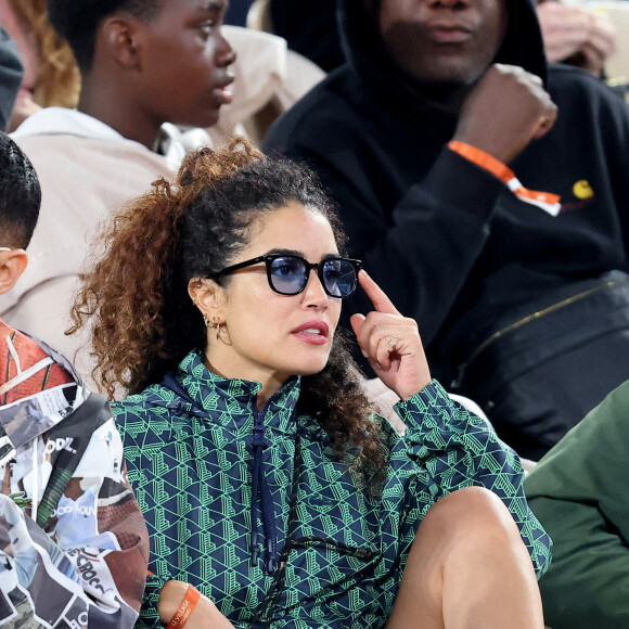 Sabrina Ouazani dans les tribunes des Internationaux de France de tennis de Roland Garros 2024 à Paris, France, le 1er juin 2024. © Jacovides-Moreau/Bestimage 