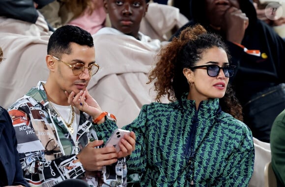 Djanis Bouzyani et Sabrina Ouazani dans les tribunes des Internationaux de France de tennis de Roland Garros 2024 à Paris, France, le 1er juin 2024. © Jacovides-Moreau/Bestimage  Celebs in the stands of the French Open tennis tournament at Roland Garros 2024 in Paris, France, on June 1, 2024. 