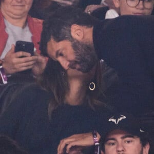 La journaliste était avec son compagnon
Aurelie Casse et son compagnon dans les tribunes des Internationaux de France de tennis de Roland Garros 2024 à Paris, France, le 1er juin 2024. © Jacovides-Moreau/Bestimage 