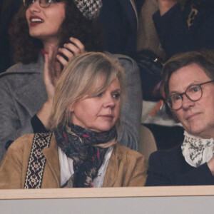 Laurent Romejko et są femme Sylvie Bazyn dans les tribunes des Internationaux de France de tennis de Roland Garros 2024 à Paris, France, le 1er juin 2024. © Jacovides-Moreau/Bestimage 