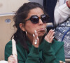 De la voir aussi contente.
Inès Reg (Inès Reghioua) dans les tribunes au même moment dans les tribunes des Internationaux de France de tennis de Roland Garros 2024 à Paris, France, le 3 juin 2024. © Jacovides-Moreau/Bestimage 