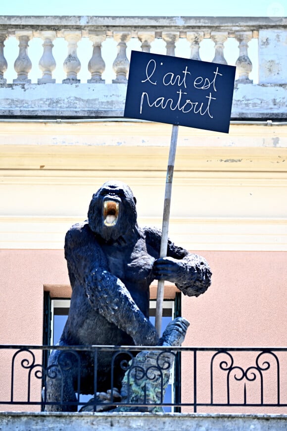 Illustration de l'exposition carte blanche à Ben "On est tous fous" au musée d'Art Naïf de Nice, le 13 mai 2023.© Bruno Bebert / Bestimage