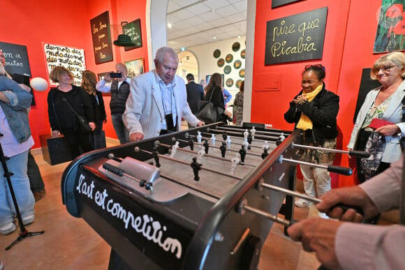 Ben durant le vernissage de son exposition carte blanche à Ben "On est tous fous" au musée d'Art Naïf de Nice, le 12 mai 2023.© Bruno Bebert / Bestimage