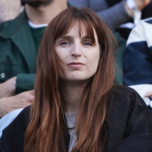 Alison Wheeler et Jérémie Elkaïm ont profité d'une belle soirée à Roland-Garros.
Alison Wheeler et Jérémie Elkaïm - Les célébrités dans les tribunes des Internationaux de France de tennis de Roland Garros 2024 à Paris. © Jacovides-Moreau/Bestimage