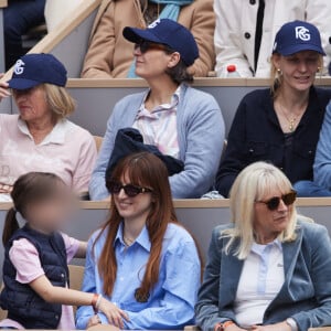 Ils étaient déjà venus en famille ce week-end. 
Alison Wheeler en couple avec Jérémie Elkaïm, son ex Valérie Donzelli présente au même moment dans les tribunes des Internationaux de France de tennis de Roland Garros 2024 à Paris, France, le 2 juin 2024. © Jacovides-Moreau/Bestimage 