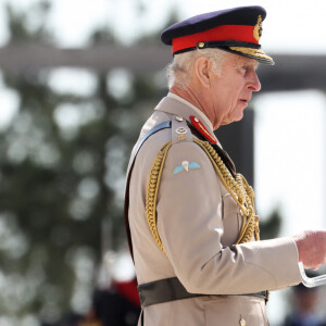 En effet, de nombreuses commémorations ont eu lieu pour célébrer les 80 ans du Débarquement en Normandie
Le président français, Emmanuel Macron et le roi Charles III d'Angleterre accompagné de la première dame, Brigitte Macron et la Camilla Parker Bowles, reine consort d'Angleterre lors de la cérémonie franco-britannique au mémorial de Ver-sur-mer, lors du 80e anniversaire du débarquement. © Stéphane Lemouton/Bestimage