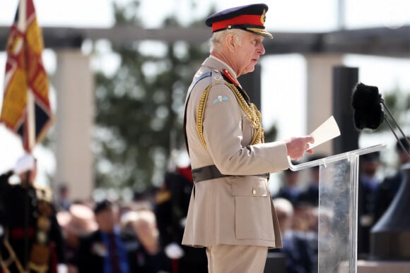 En effet, de nombreuses commémorations ont eu lieu pour célébrer les 80 ans du Débarquement en Normandie
Le président français, Emmanuel Macron et le roi Charles III d'Angleterre accompagné de la première dame, Brigitte Macron et la Camilla Parker Bowles, reine consort d'Angleterre lors de la cérémonie franco-britannique au mémorial de Ver-sur-mer, lors du 80e anniversaire du débarquement. © Stéphane Lemouton/Bestimage