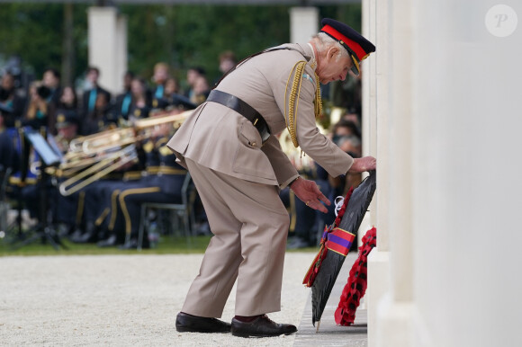 Le roi Charles III d'Angleterre, lors de la cérémonie franco-britannique au mémorial britannique de Ver-sur-mer, France, le 6 juin 2024, lors du 80ème anniversaire du débarquement. © Ludovic Marin/Pool/MirrorPix/Bestimage 