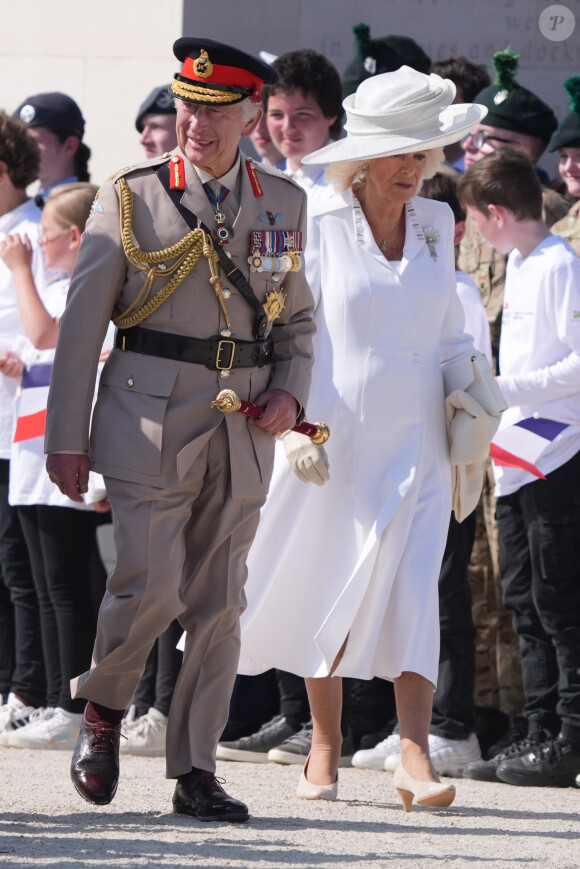 Le roi Charles III d'Angleterre et la reine consort d'Angleterre Camilla Parker Bowles - Commémorations du 80ème anniversaire du débarquement en Normandie lors de la Seconde Guerre Mondiale, au British Normandy Memorial. Le 6 juin 2024 © Pool MirrorPix / Bestimage 