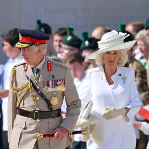 Le roi Charles III d'Angleterre et la reine consort d'Angleterre Camilla Parker Bowles - Commémorations du 80ème anniversaire du débarquement en Normandie lors de la Seconde Guerre Mondiale, au British Normandy Memorial. Le 6 juin 2024 © Chris Jackson / Pool MirrorPix / Bestimage 