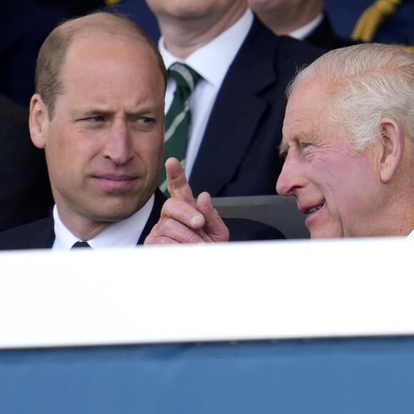 Le roi Charles et son fils le prince William sont venus en France
Le prince William de Galles, le roi Charles III d'Angleterre - La famille royale d'Angleterre lors des commémorations du 80ème anniversaire du débarquement (D-Day) à Portsmouth. © Kin Cheung / Mirrorpix / Bestimage