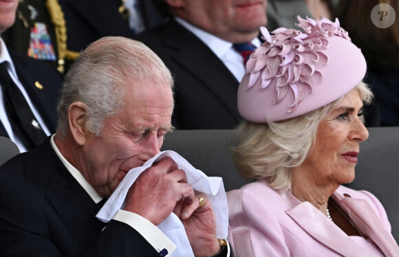 Le roi Charles III d'Angleterre et la reine consort Camilla Parker Bowles - La famille royale d'Angleterre lors des commémorations du 80ème anniversaire du débarquement (D-Day) à Portsmouth. Le 5 juin 2024 © Dylan Martinez / Pool / Bestimage